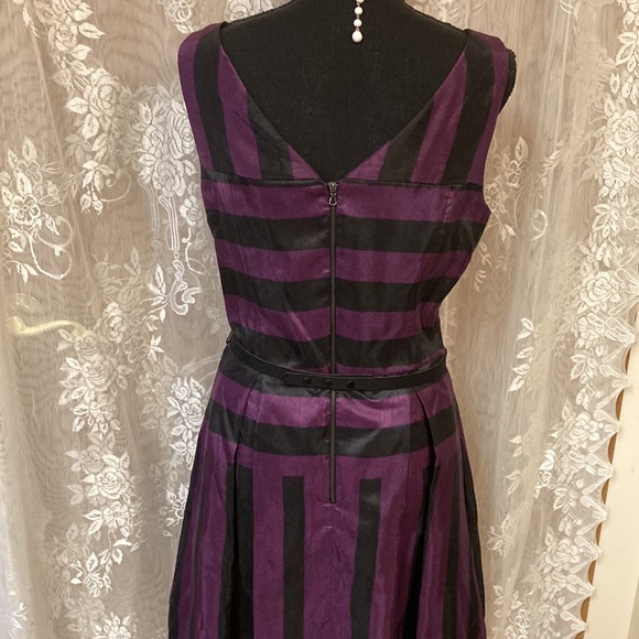 EUC Danny & Nicole Dress - Picture 7 of 11